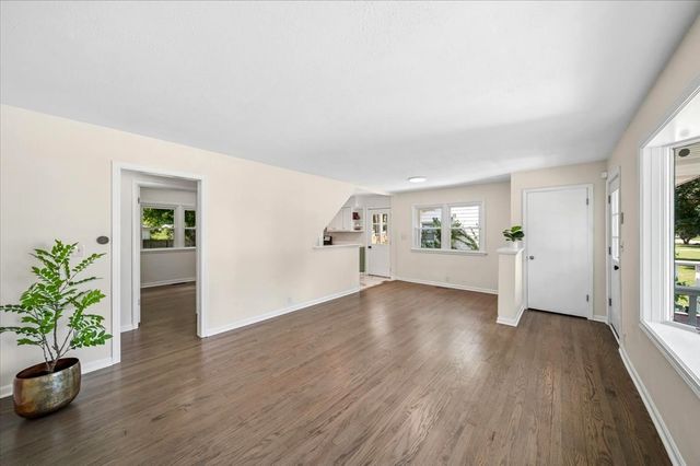 317 S 12th Street, St. Charles, IL 60174