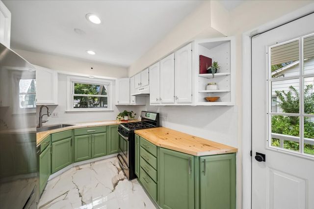 317 S 12th Street, St. Charles, IL 60174