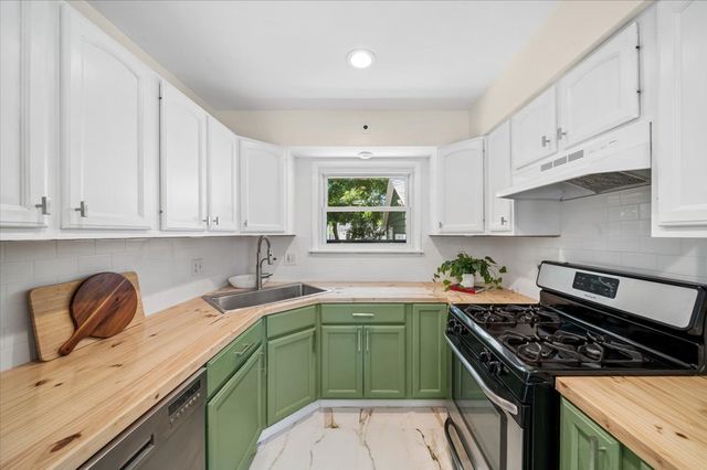 317 S 12th Street, St. Charles, IL 60174