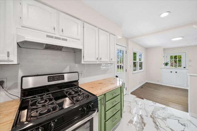 317 S 12th Street, St. Charles, IL 60174