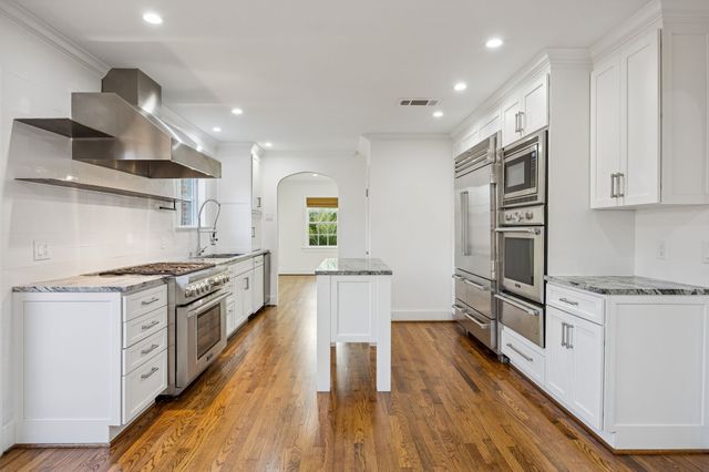 4700 W Amherst Avenue, Dallas, TX 75209