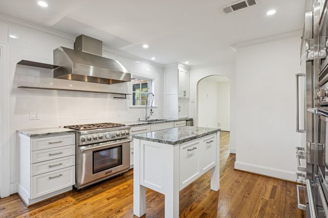 4700 W Amherst Avenue, Dallas, TX 75209