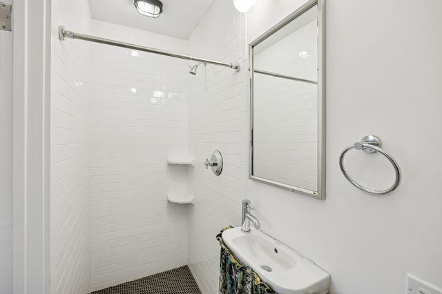 4700 W Amherst Avenue, Dallas, TX 75209