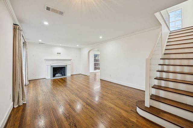 4700 W Amherst Avenue, Dallas, TX 75209