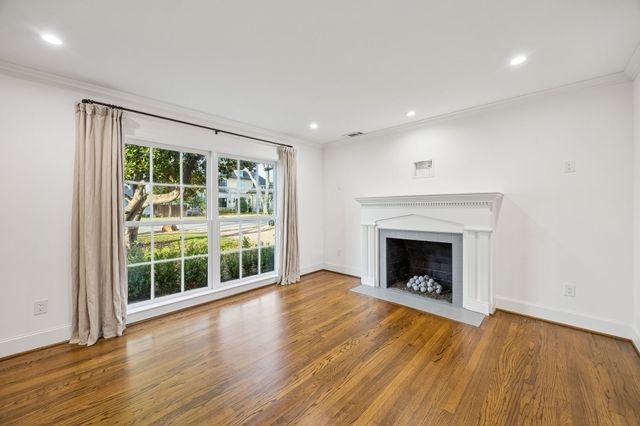 4700 W Amherst Avenue, Dallas, TX 75209