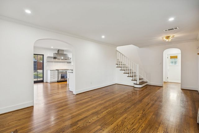 4700 W Amherst Avenue, Dallas, TX 75209