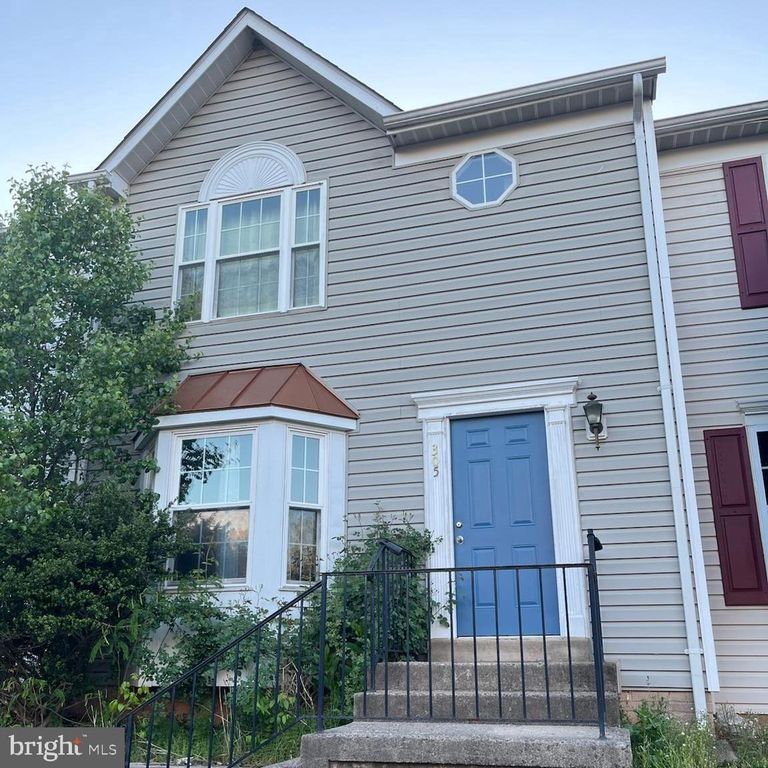 305 MOSEBY CT, Manassas Park, VA 20111