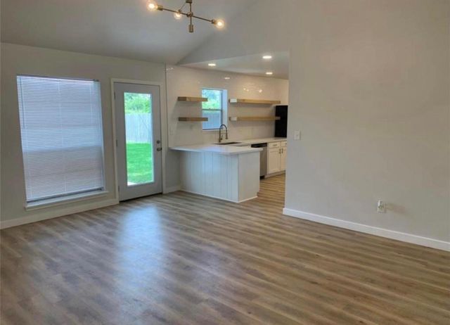 7414 Redding Road, Houston, TX 77036
