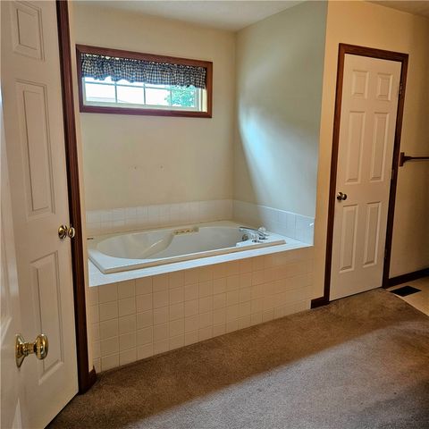 12 Merry Robin Road, Troy, OH 45373
