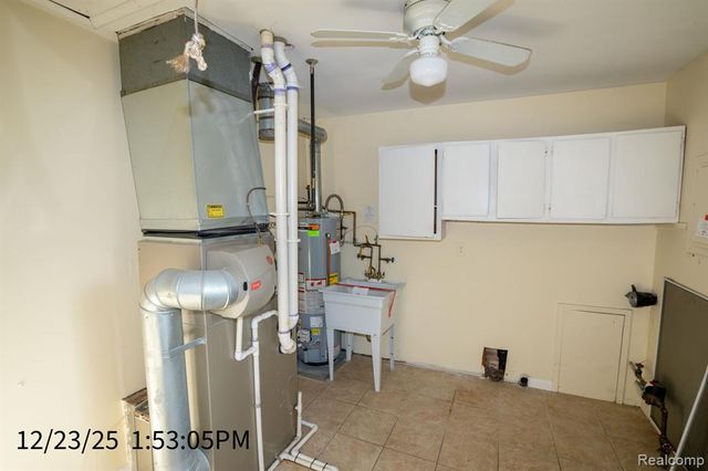 22942 Edgewater Street, Saint Clair Shores, MI 48082