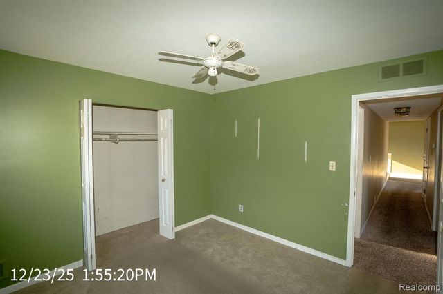 22942 Edgewater Street, Saint Clair Shores, MI 48082