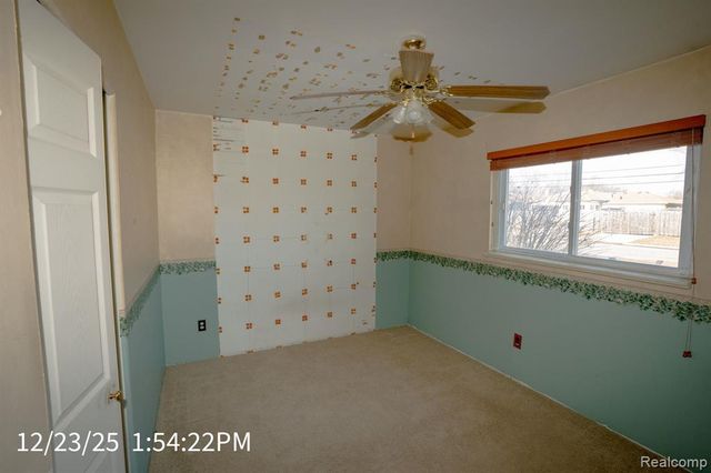 22942 Edgewater Street, Saint Clair Shores, MI 48082