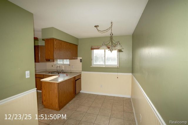 22942 Edgewater Street, Saint Clair Shores, MI 48082