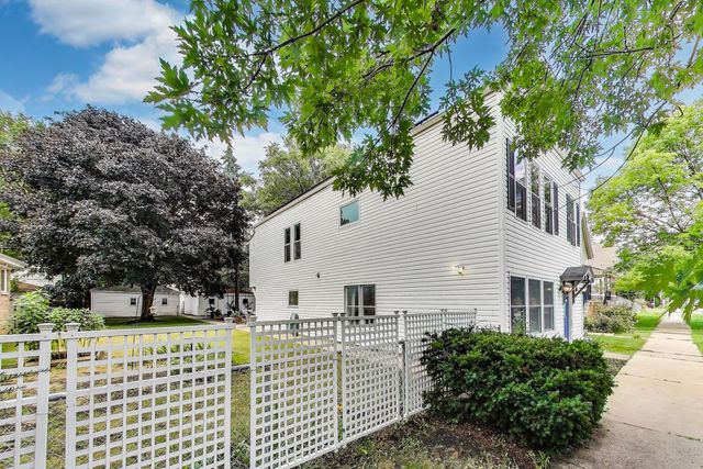 1512 Clinton Avenue, Berwyn, IL 60402