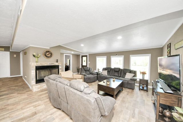 9832 Providence Road, Needville, TX 77461