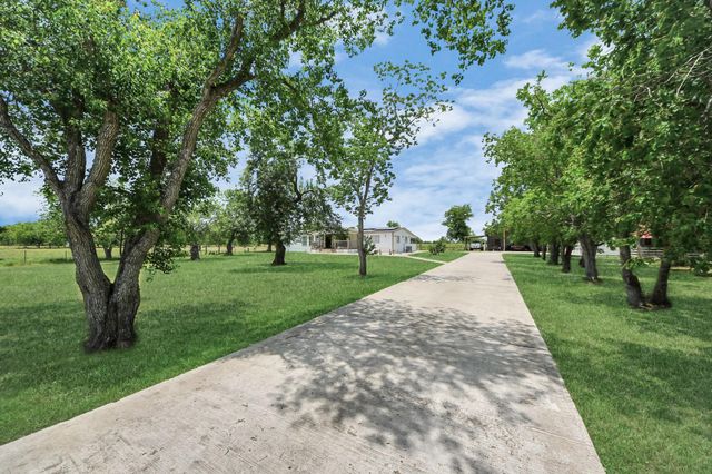9832 Providence Road, Needville, TX 77461