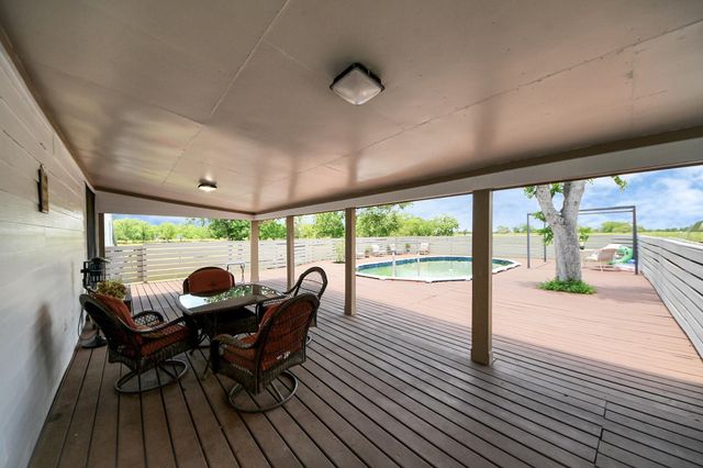 9832 Providence Road, Needville, TX 77461