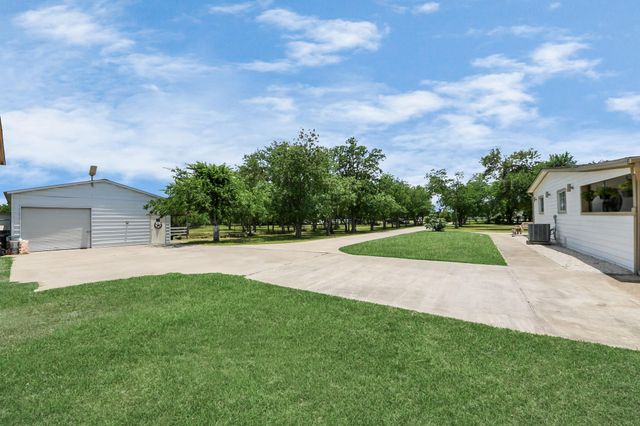 9832 Providence Road, Needville, TX 77461