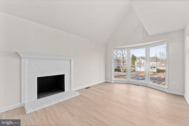 605 LAMPLIGHTER DR, Fredericksburg, VA 22407