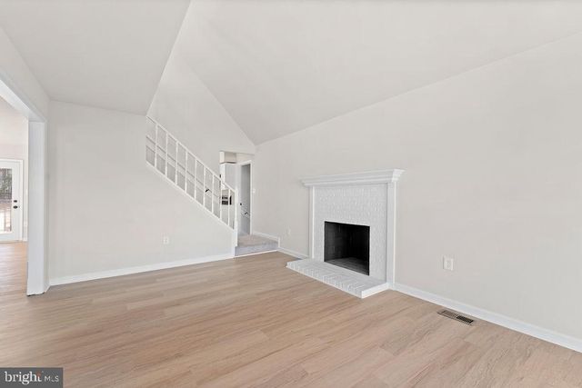 605 LAMPLIGHTER DR, Fredericksburg, VA 22407