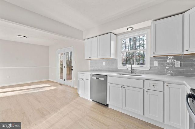 605 LAMPLIGHTER DR, Fredericksburg, VA 22407