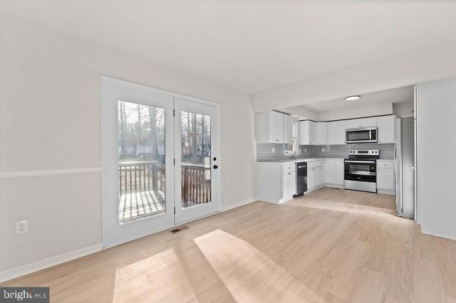 605 LAMPLIGHTER DR, Fredericksburg, VA 22407