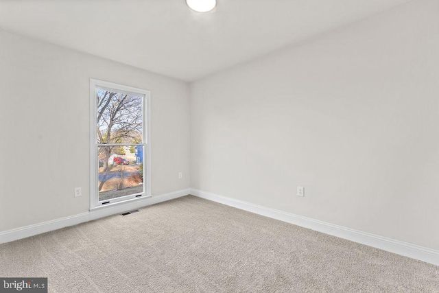 605 LAMPLIGHTER DR, Fredericksburg, VA 22407