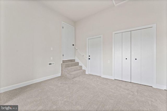 605 LAMPLIGHTER DR, Fredericksburg, VA 22407