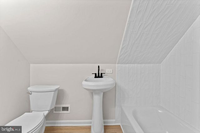 605 LAMPLIGHTER DR, Fredericksburg, VA 22407