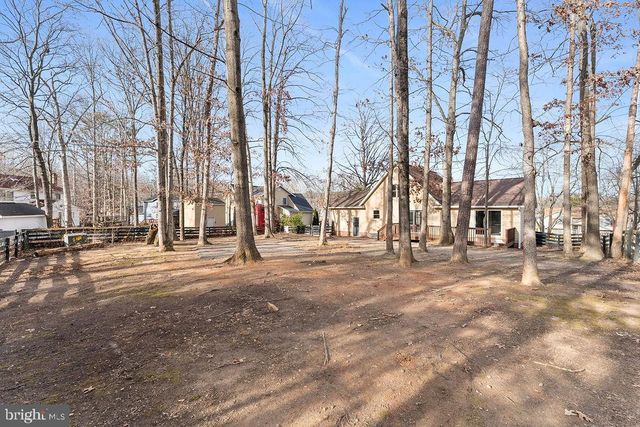 605 LAMPLIGHTER DR, Fredericksburg, VA 22407