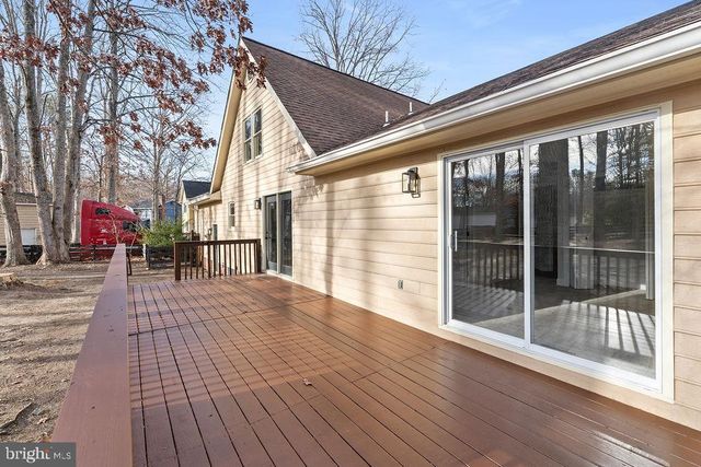 605 LAMPLIGHTER DR, Fredericksburg, VA 22407