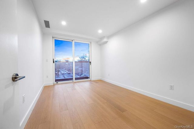 150-02 Northern Blvd 3B, Flushing, NY 11354