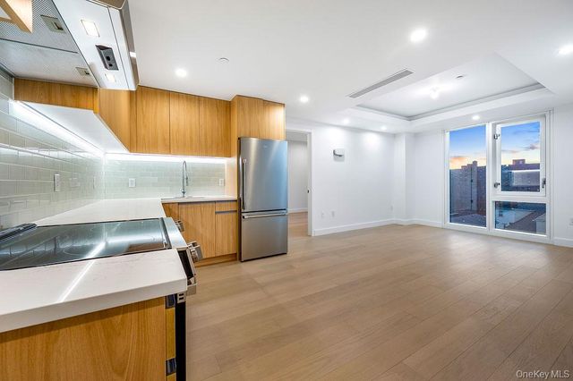 150-02 Northern Blvd 3B, Flushing, NY 11354