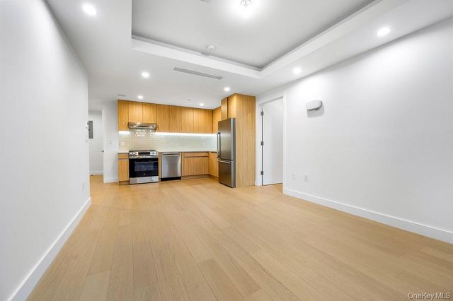 150-02 Northern Blvd 3B, Flushing, NY 11354