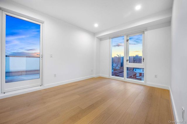 150-02 Northern Blvd 3B, Flushing, NY 11354