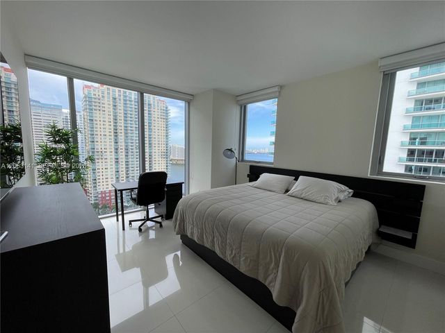 1300 Brickell Bay Dr 2010, Miami, FL 33131