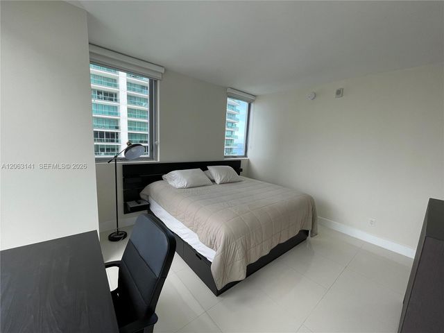 1300 Brickell Bay Dr 2010, Miami, FL 33131