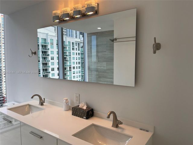1300 Brickell Bay Dr 2010, Miami, FL 33131