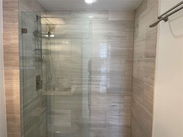 1300 Brickell Bay Dr 2010, Miami, FL 33131