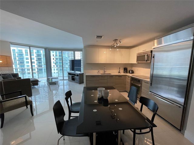 1300 Brickell Bay Dr 2010, Miami, FL 33131