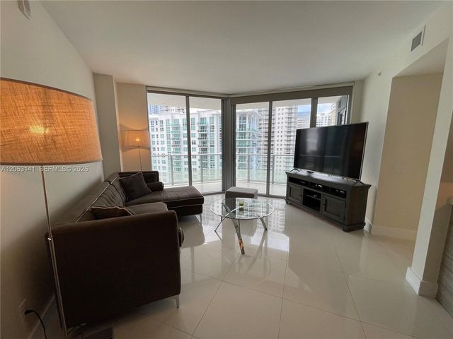 1300 Brickell Bay Dr 2010, Miami, FL 33131