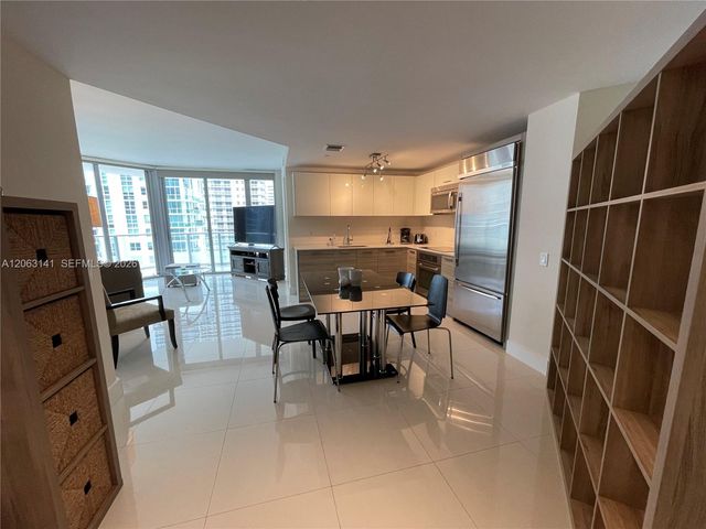 1300 Brickell Bay Dr 2010, Miami, FL 33131
