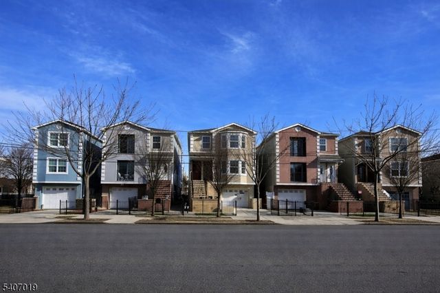 530 Broadway, Elizabeth City, NJ 07206