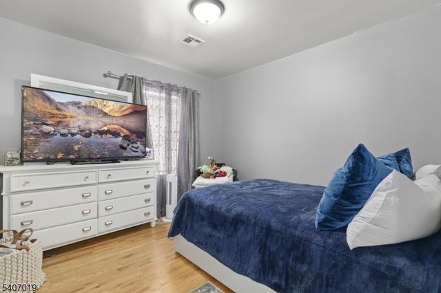 530 Broadway, Elizabeth City, NJ 07206