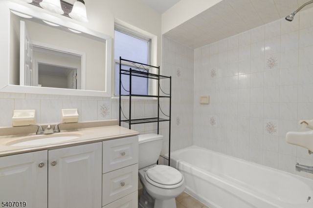 530 Broadway, Elizabeth City, NJ 07206