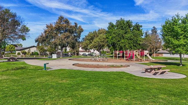 547 Sepp Ct, Ripon, CA 95366