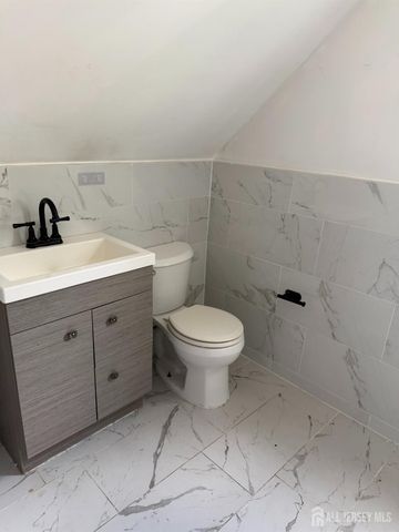 19 DAVID Court, Colonia, NJ 07067