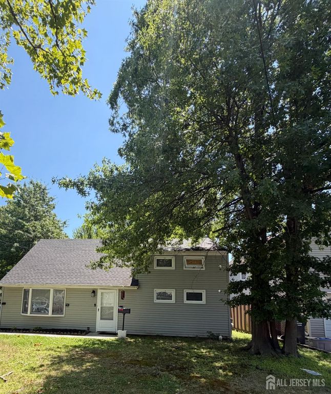 19 DAVID Court, Colonia, NJ 07067