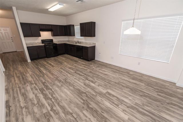 58 Santa Barbara Drive, Manvel, TX 77578