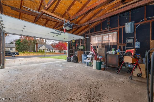 1035 Lois Avenue NW, North Canton, OH 44720